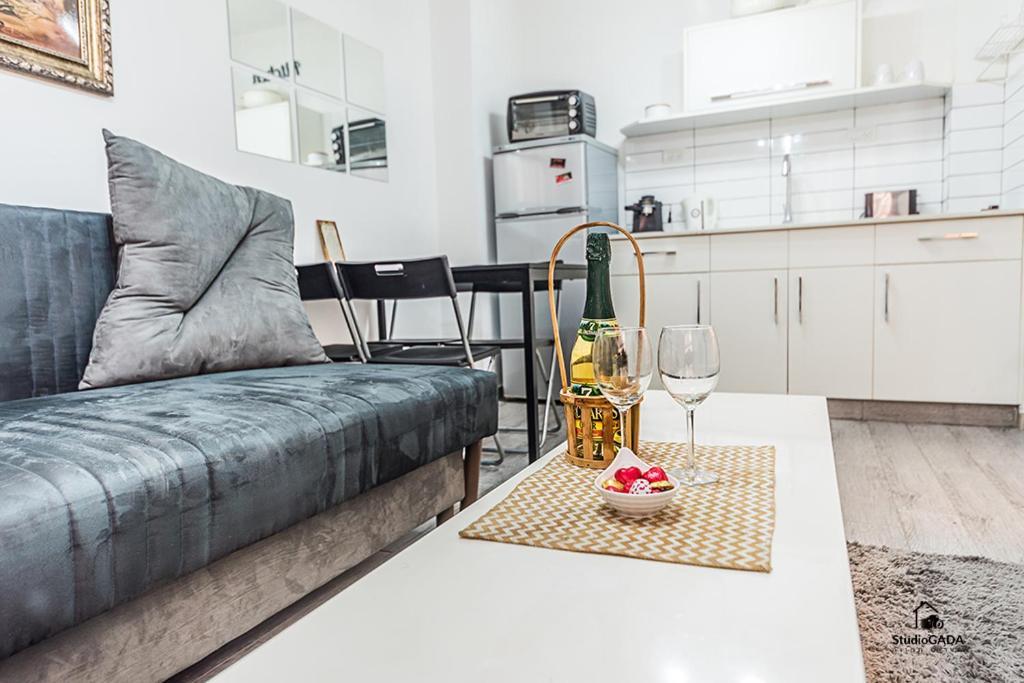 Kings & Queens By The Lake Apartment ทิเบเรียส ภายนอก รูปภาพ